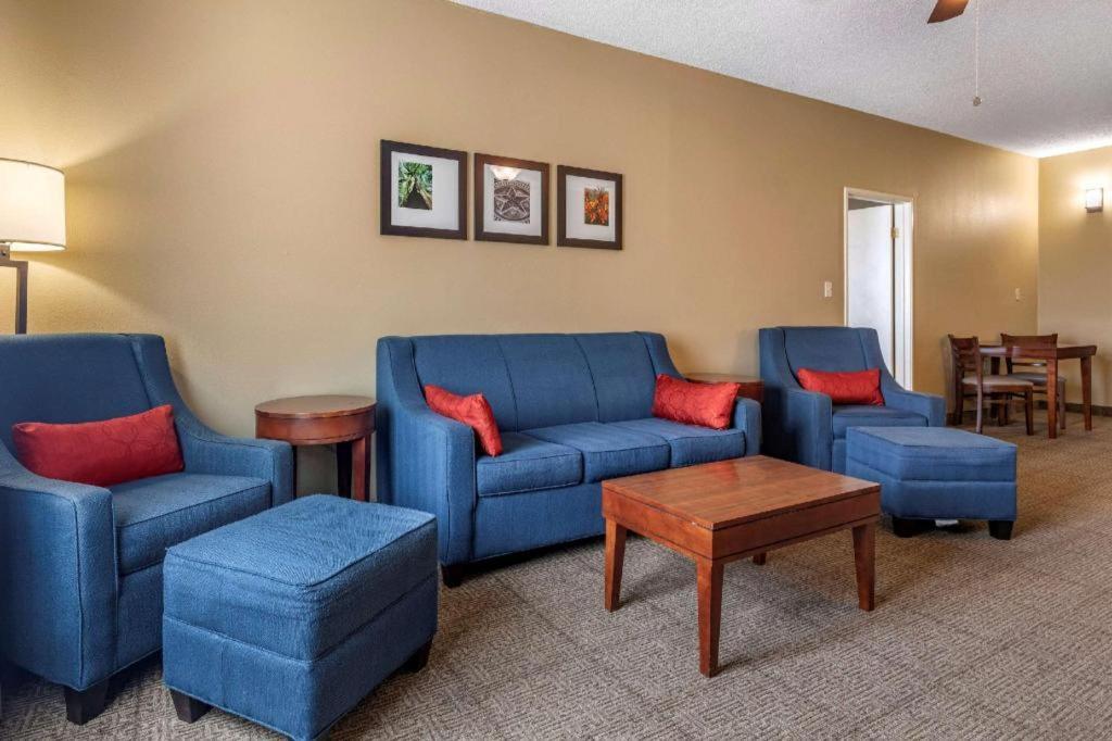 Hotel Comfort Dfw Airport North 2*