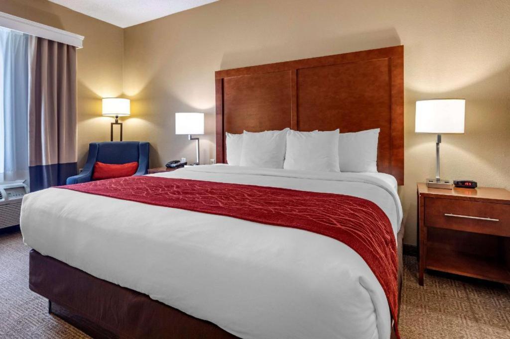 Hotel Comfort Dfw Airport North 2*