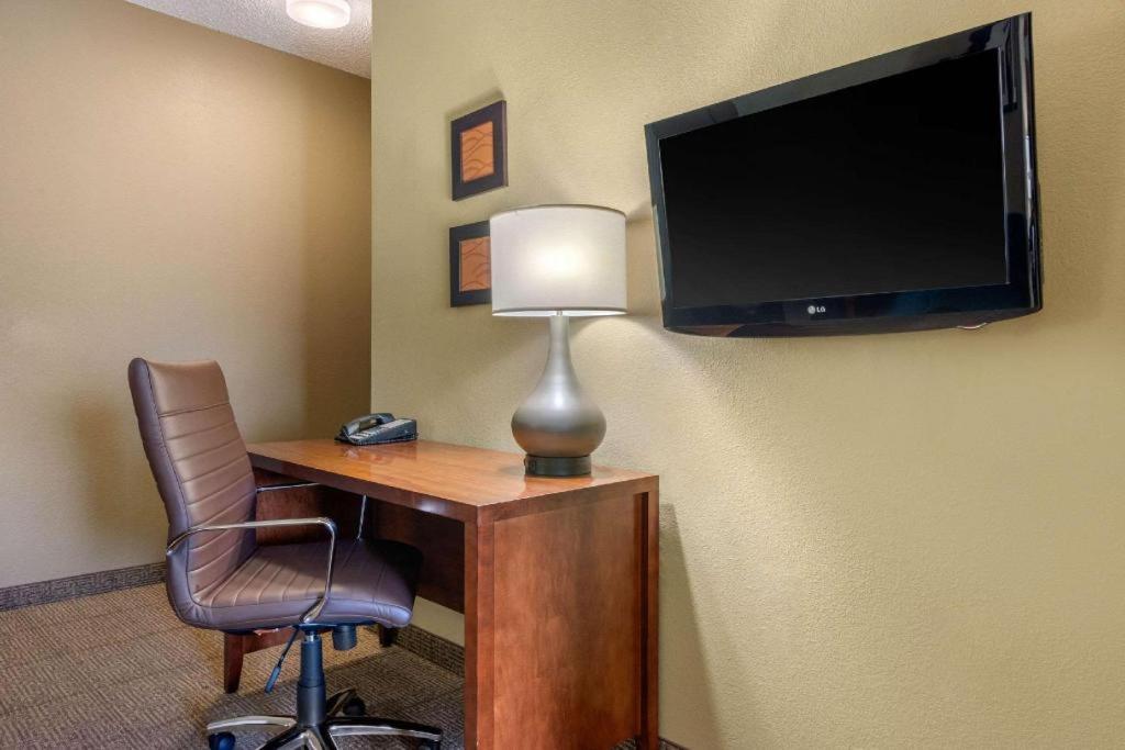 Hotel Comfort Dfw Airport North 2*