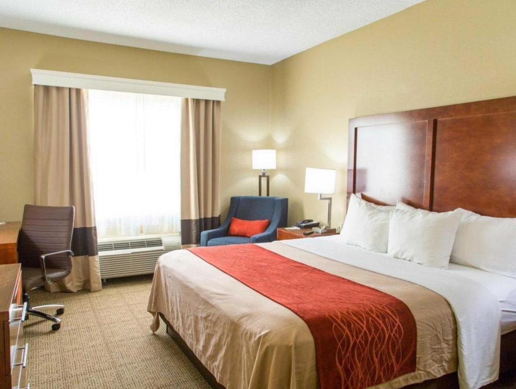 Comfort Dfw Airport North Hotel 2*