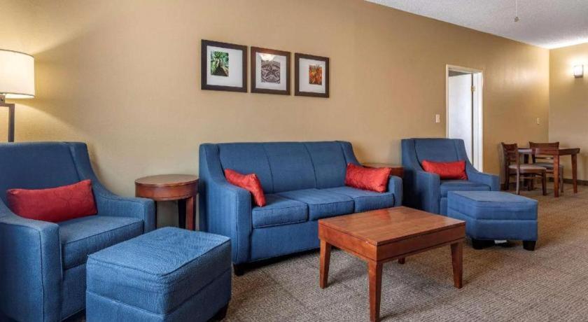 Hotel Comfort Dfw Airport North 2*